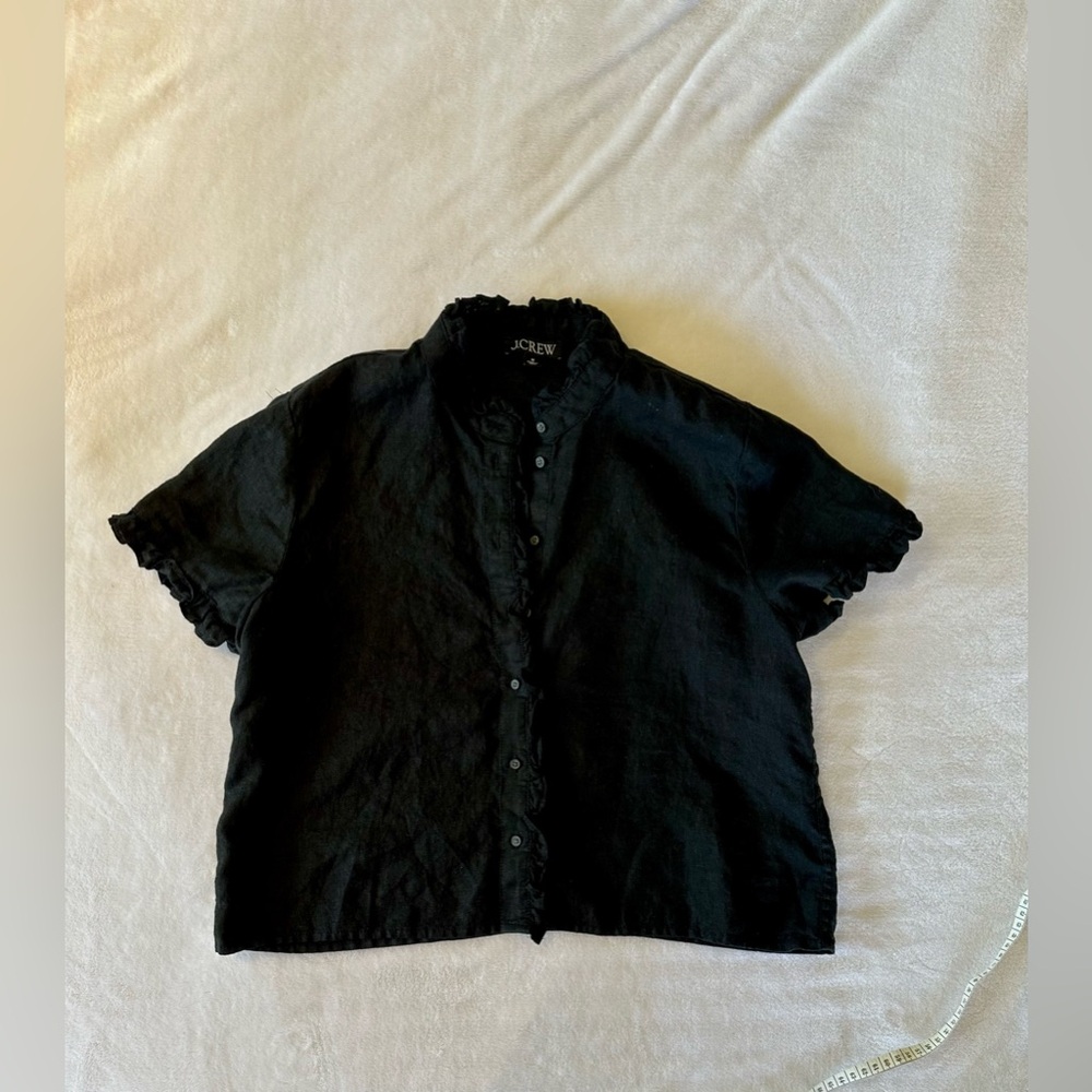 J Crew - women’s M - black linen cropped button down top